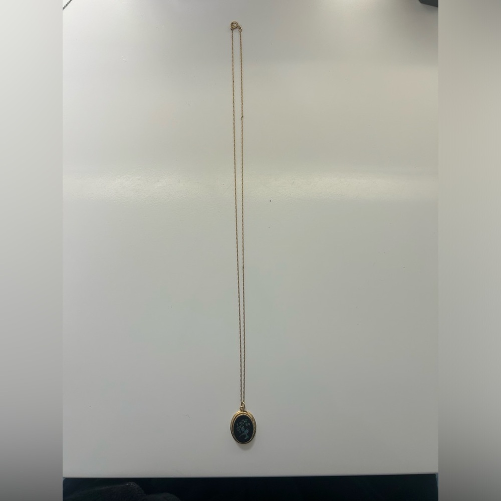 Gold-Tone Necklace with Black Oval Pendant 1/20 14k GF vintage